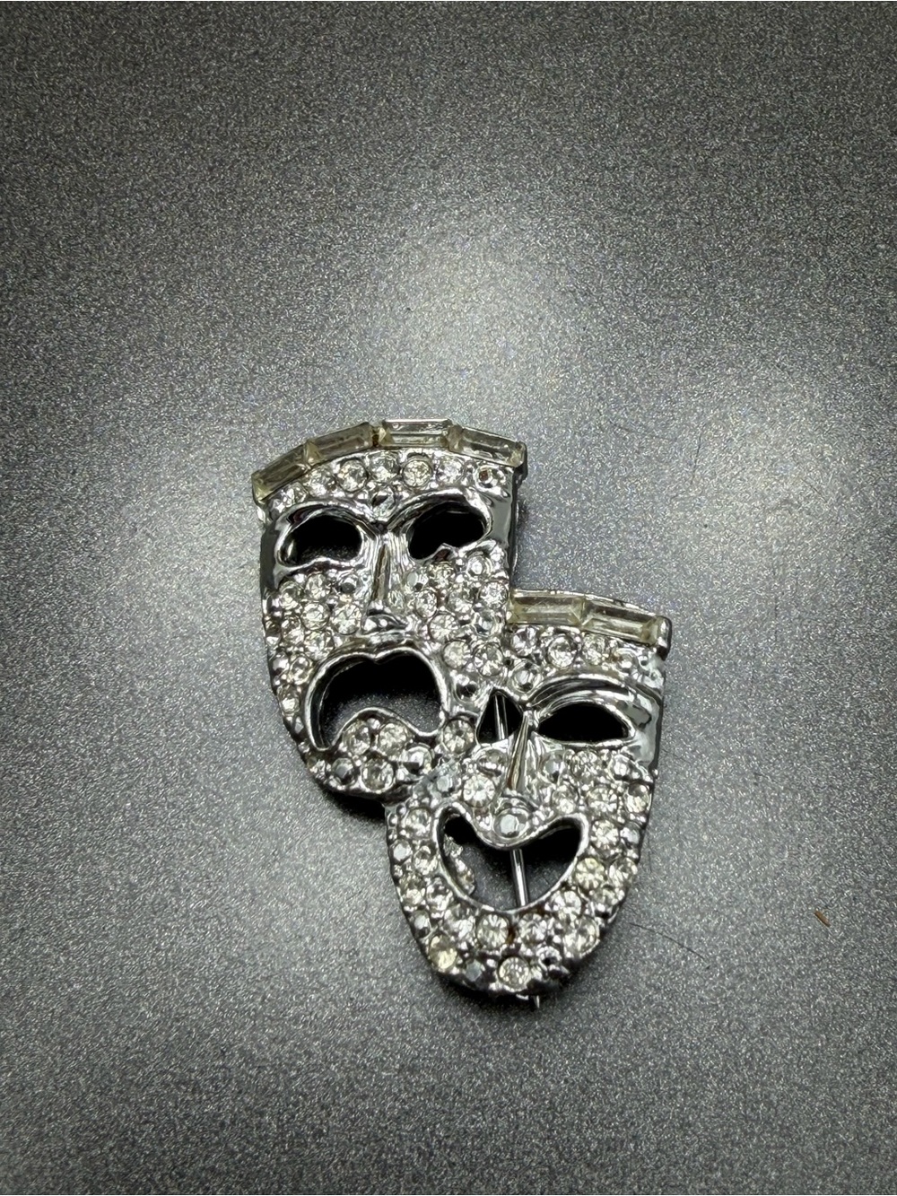 Vintage Art Deco Comedy Tragedy Brooch #cz597